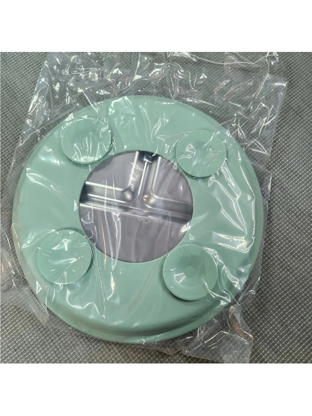 2 stainless steel plates with suction base and 3 compartments, children's plate
